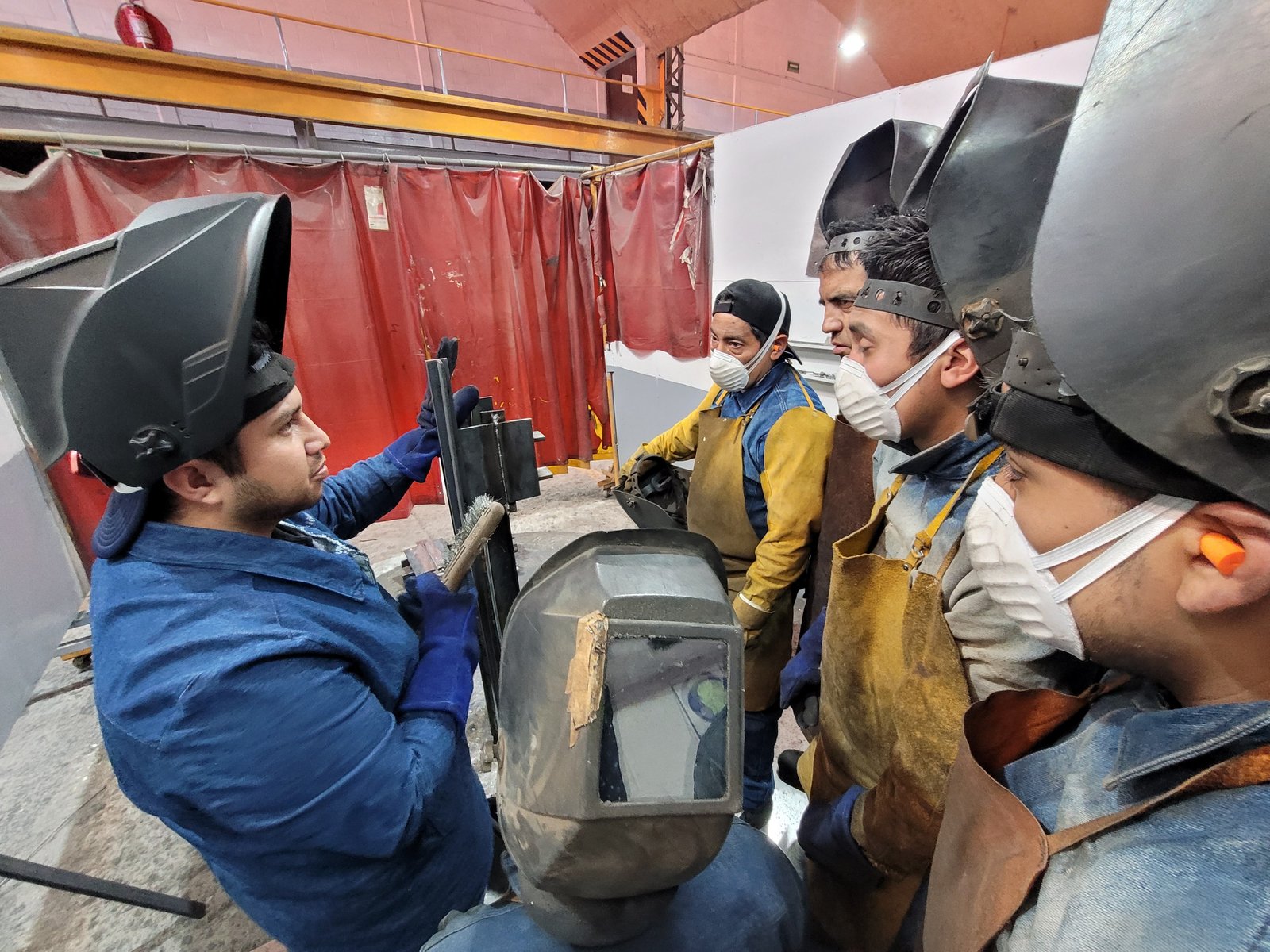 Instrucción práctica y asesoría técnica en taller