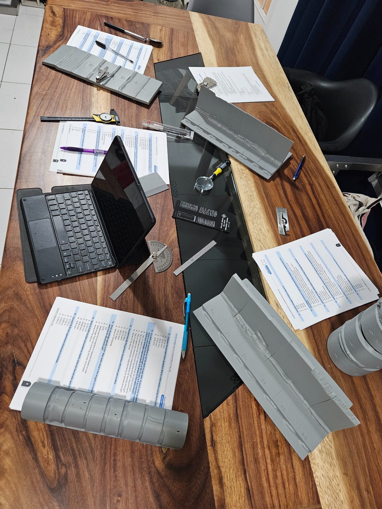 Muestras de soldadura y material de capacitación